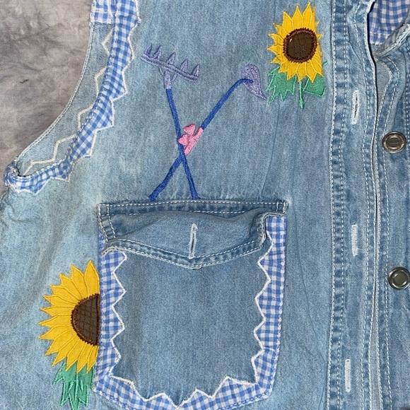 Vintage Tigger Disney Denim vest - Picture 2 of 7